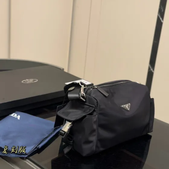 Prada Black shoulder bag 1 1 Replica
