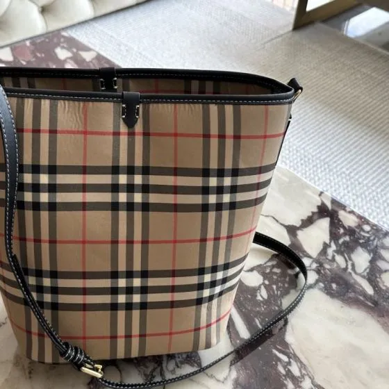 Burberry Black shoulder bag Top Quality Replica