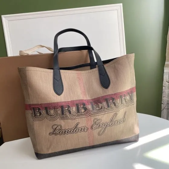 Burberry Black 40x30x16cm shoulder bag Top Quality Replica
