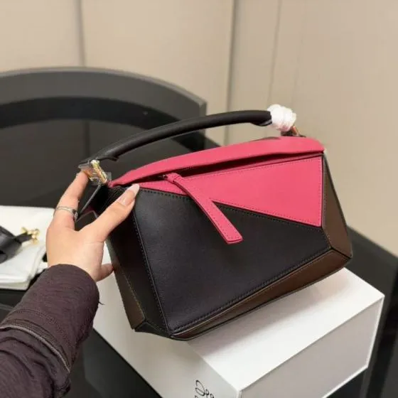Loewe Black 25x18x10cm shoulder bag AAA Quality Replica