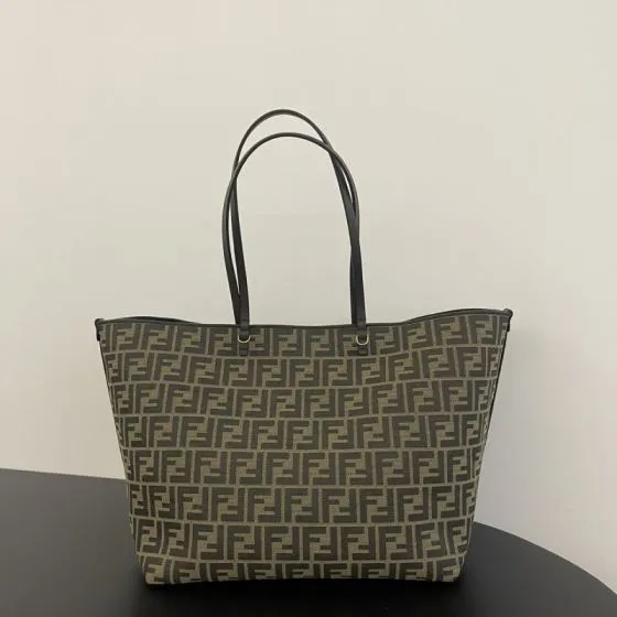 Fendi Brown 40x30x16cm shoulder bag 1 1 Replica