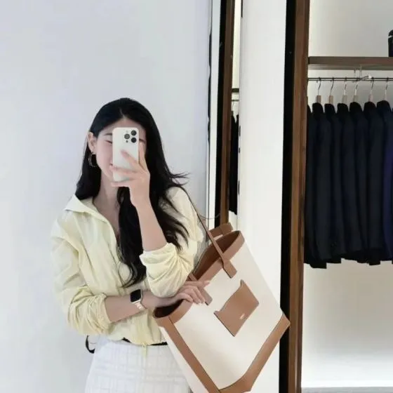 Burberry Brown 40x30x16cm shoulder bag 1 1 Replica