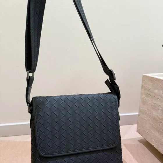 Bottega Veneta Black shoulder bag Top Quality Replica