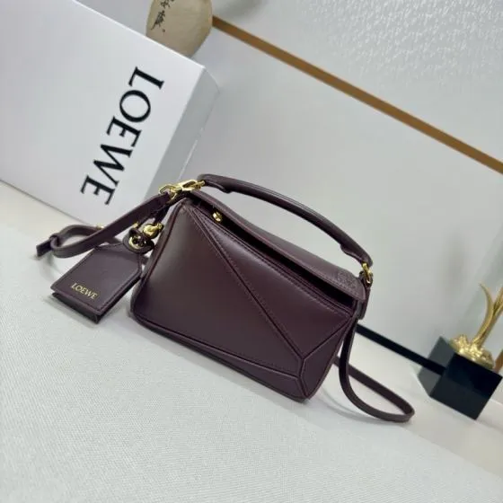 Loewe 18x12cm shoulder bag 1 1 Replica