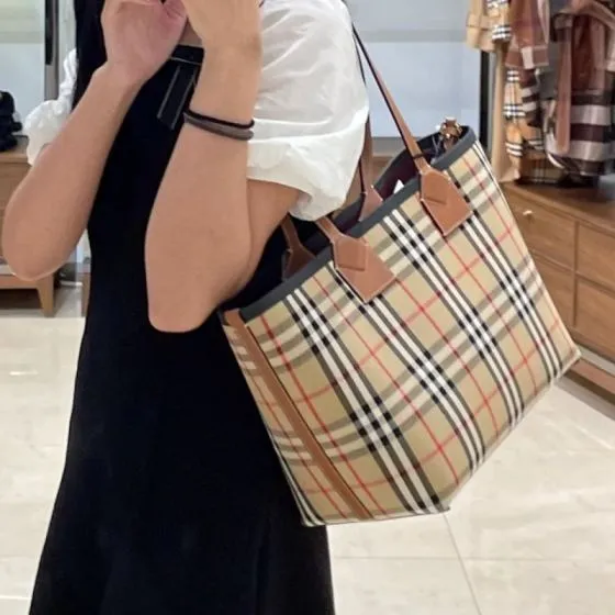 Burberry Brown shoulder bag AAA Quality Replica