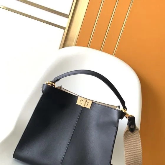 Fendi Peekaboo Black 33x22x14cm shoulder bag Premium Replica