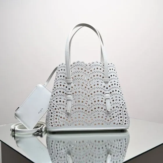 Burberry White 25x18x10cm shoulder bag Premium Replica