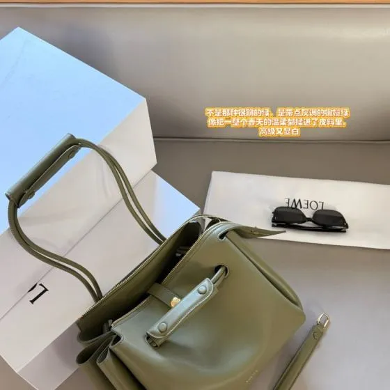 Loewe Green shoulder bag 1 1 Replica