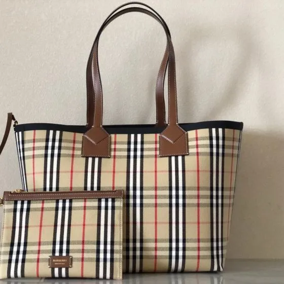 Burberry Brown shoulder bag 1 1 Replica