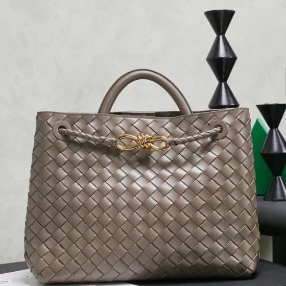 Bottega Veneta White shoulder bag Top Quality Replica