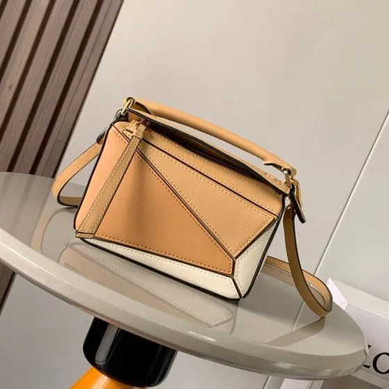 Loewe White 18x12cm shoulder bag Premium Replica