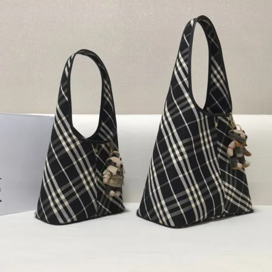 Burberry Black 25x18x10cm shoulder bag Top Quality Replica