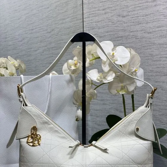 Dior Voyage White travel 1 1 Replica