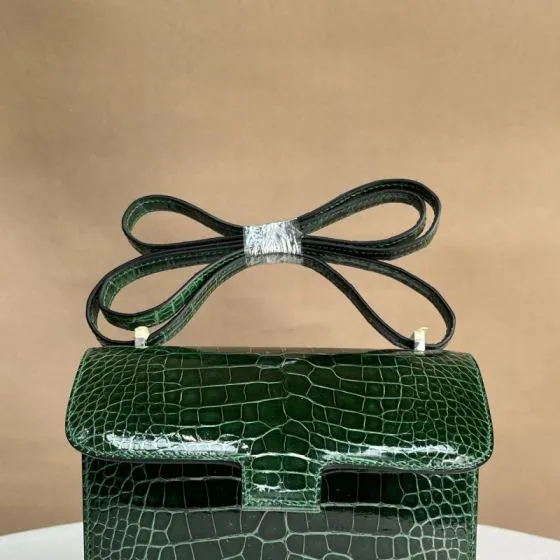 Hermes Constance 19 Emerald green crocodile embossed patent 19 crossbody — Top Quality Replica
