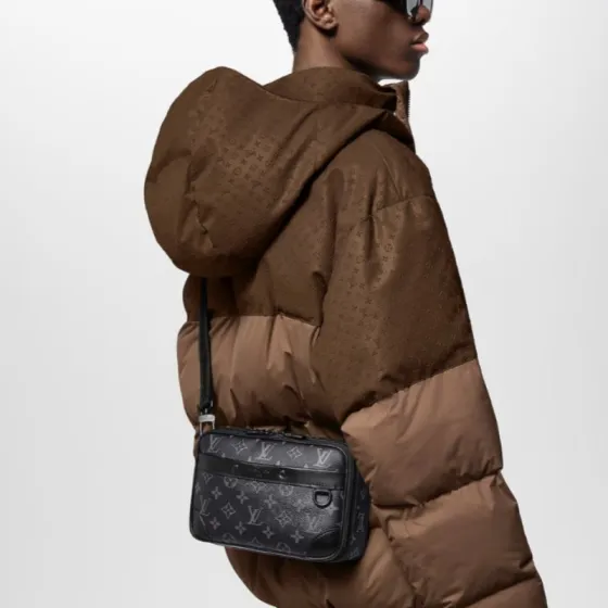 Louis Vuitton M46955 Black Monogram crossbody — Premium Replica