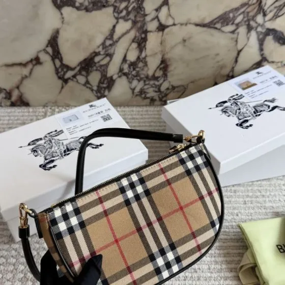 Burberry Black 18x12cm shoulder bag AAA Quality Replica