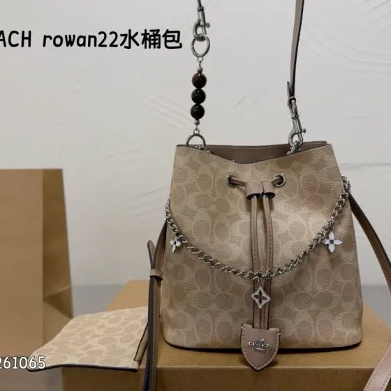 Coach Black shoulder bag 1 1 Replica