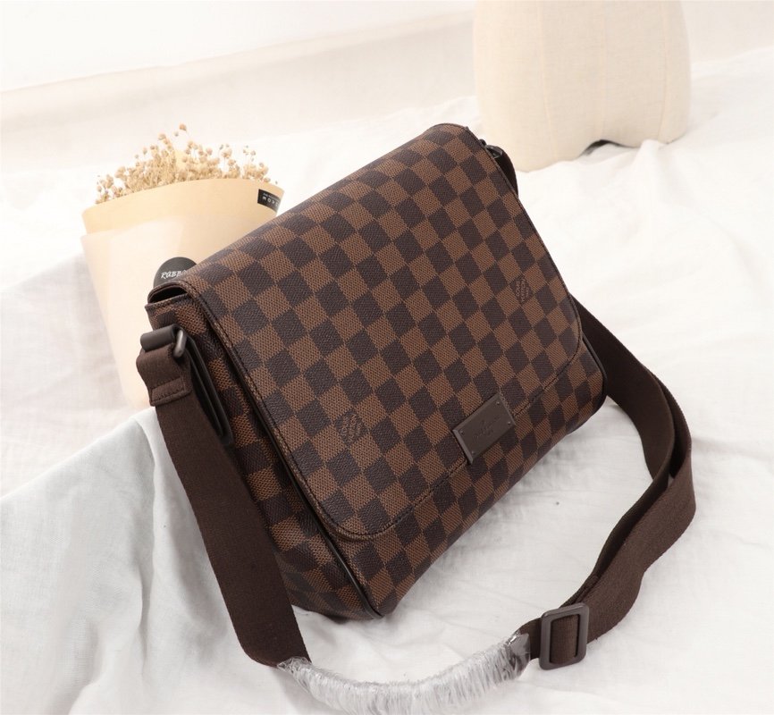 Louis Vuitton District PM N41213 Damier Ebene 27x23x8cm messenger bag photo 1