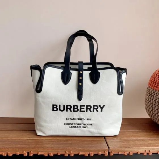 Burberry Black shoulder bag AAA Quality Replica