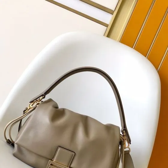 Fendi Baguette Beige 24x14cm shoulder bag — AAA Quality Replica