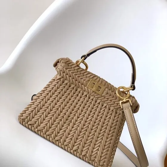 Fendi Peekaboo Beige 33x22x14cm shoulder bag 1 1 Replica
