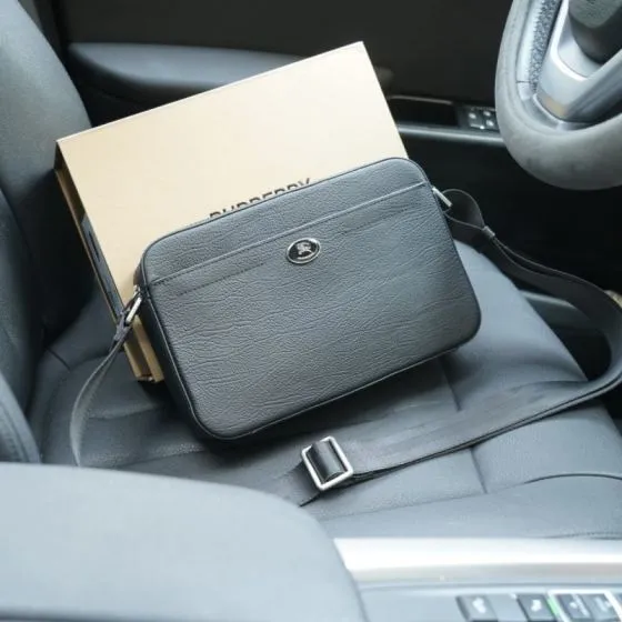 Burberry Black 25x18x10cm shoulder bag 1 1 Replica