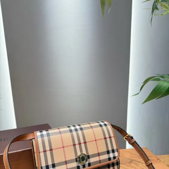 Burberry Brown 25x18x10cm shoulder bag 1 1 Replica