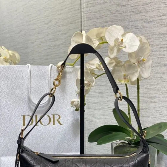 Dior Journey Black shoulder Top Quality Replica