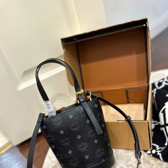 MCM Visetos 18x12cm shoulder bag 1 1 Replica