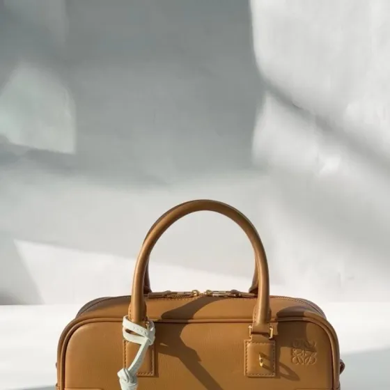 Loewe Calfskin 25x18x10cm shoulder bag 1 1 Replica