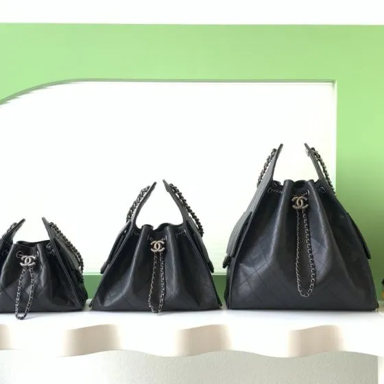 Chanel 22 Black shoulder 1 1 Replica