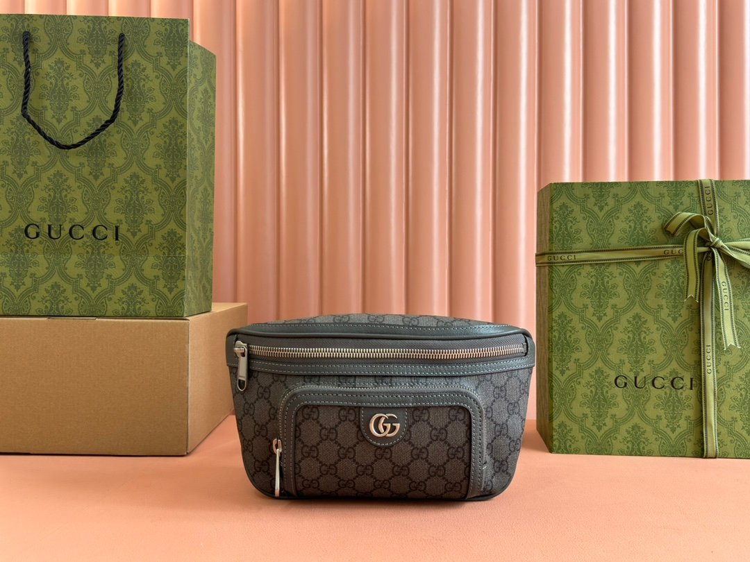Gucci Black GG Supreme crossbody everyday