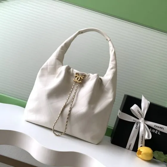 Chanel Hobo White everyday