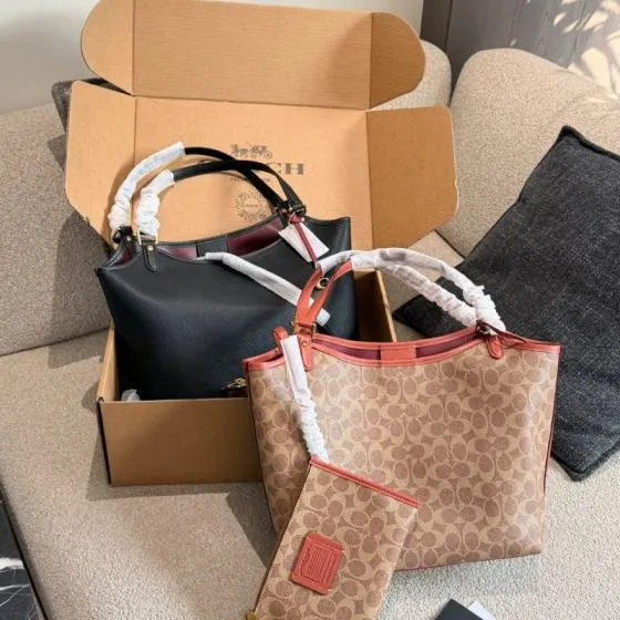 Coach Black shoulder bag Premium Replica