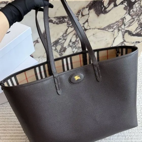 Burberry Brown shoulder bag Top Quality Replica