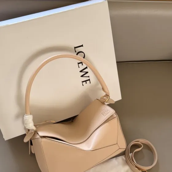 Loewe Beige 25x18x10cm shoulder bag Top Quality Replica