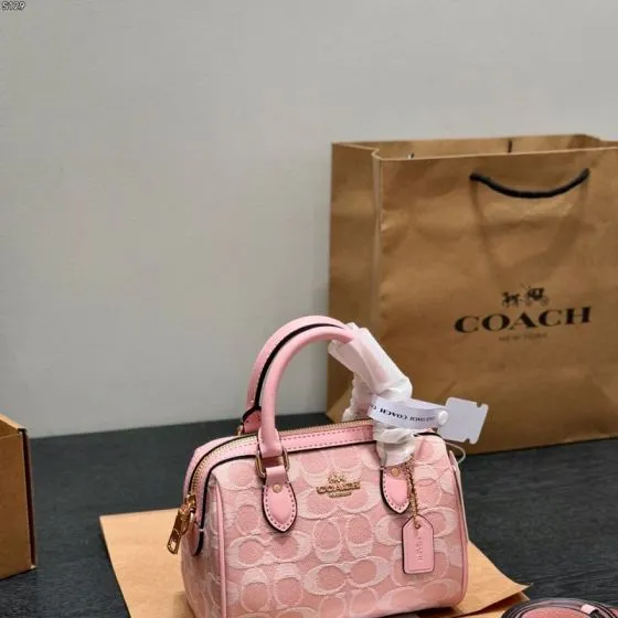 Coach Pink 18x12cm shoulder bag AAA Quality Replica