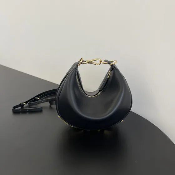 Fendi Black 25x18x10cm shoulder bag AAA Quality Replica