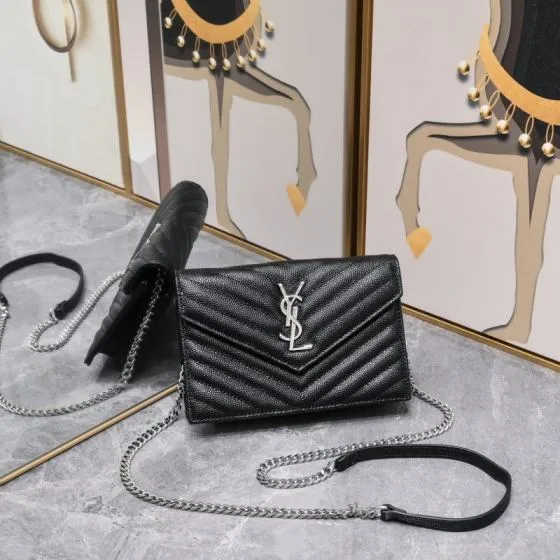 Saint Laurent Monogram Envelope Black 20 17 6cm crossbody — AAA Quality Replica