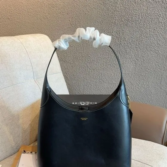 Coach Black shoulder bag 1 1 Replica