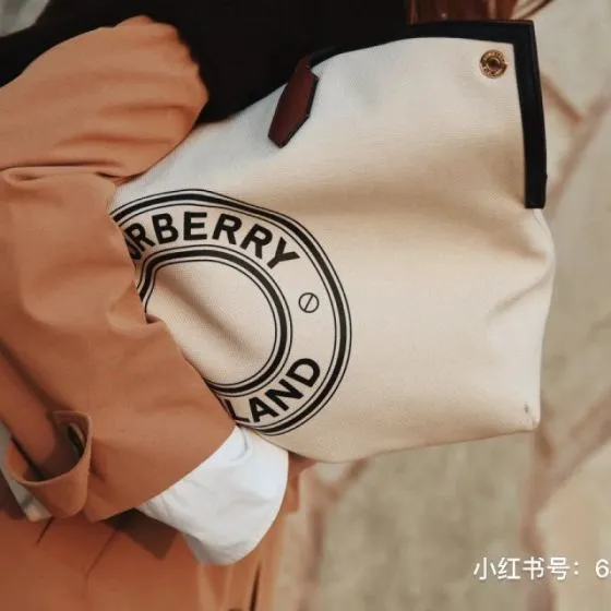 Burberry Brown 40x30x16cm shoulder bag AAA Quality Replica