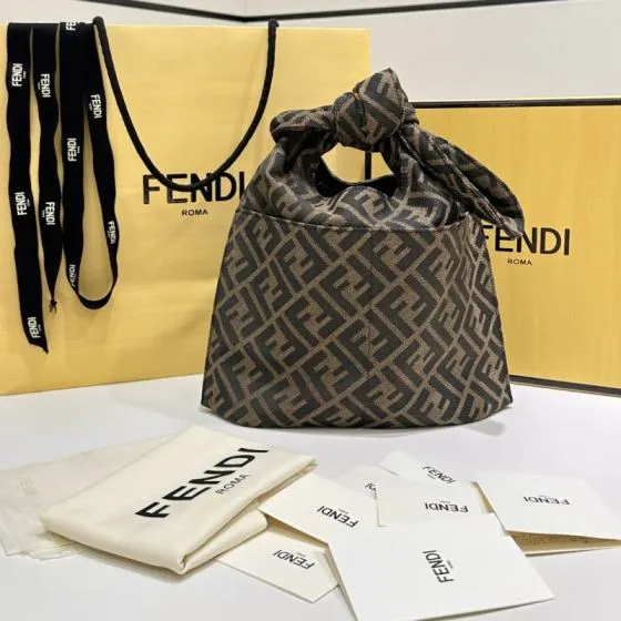 Fendi 40x30x16cm shoulder bag — 1:1 Replica