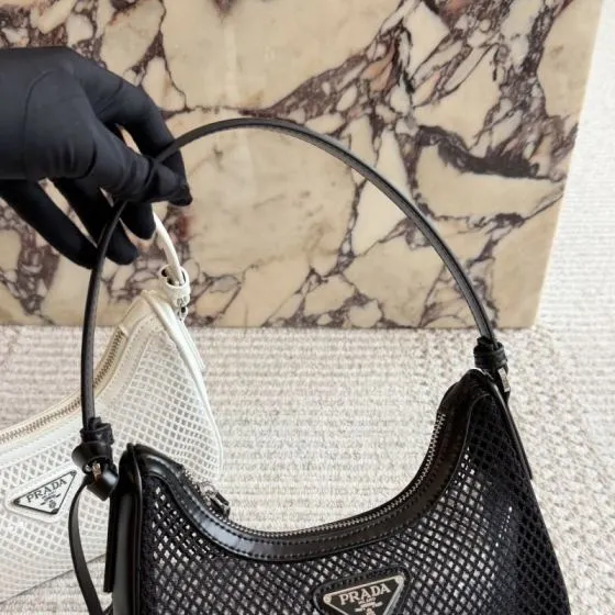 Prada Re-Edition Black 22x17cm shoulder bag AAA Quality Replica