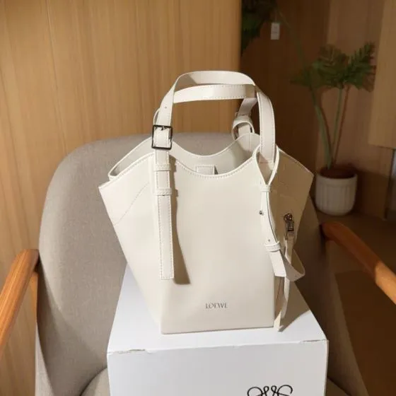 Loewe White 25x18x10cm shoulder bag 1 1 Replica