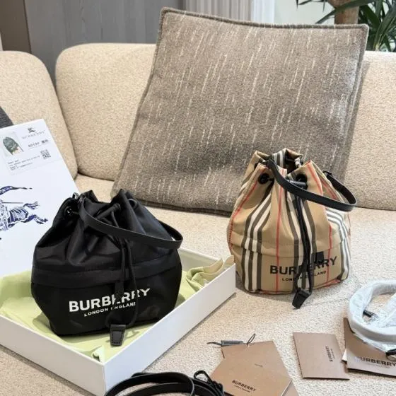 Burberry Black 25x18x10cm shoulder bag Premium Replica