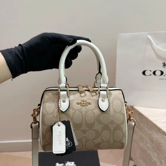 Coach Monogram 18x12cm shoulder bag 1 1 Replica