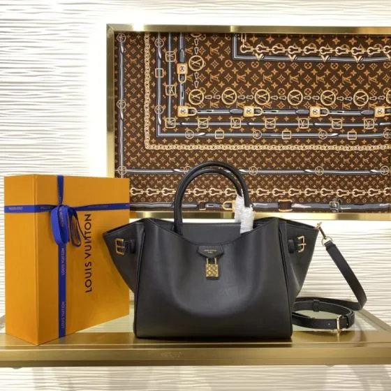 Louis Vuitton Vend me Black work 1 1 Replica
