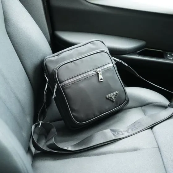 Prada Black 25x18x10cm shoulder bag AAA Quality Replica