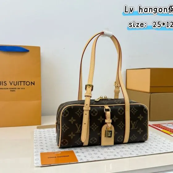 Louis Vuitton Hang On Monogram 25x12x12cm shoulder bag Premium Replica