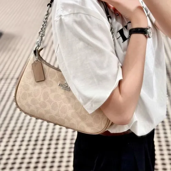 Coach Monogram shoulder bag Premium Replica
